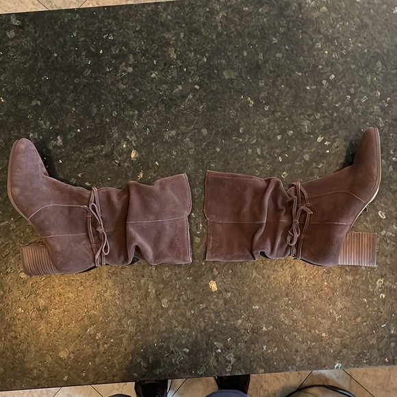 Violet and Red women’s boots, size 8.5 - Picture 3 of 7